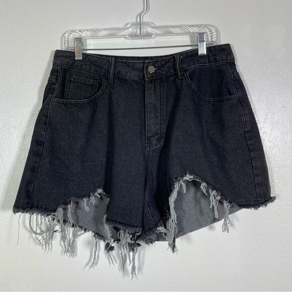 SHEIN Distressed Denim Shorts. Size 0XL. Excellent condition! - Picture 1 of 6